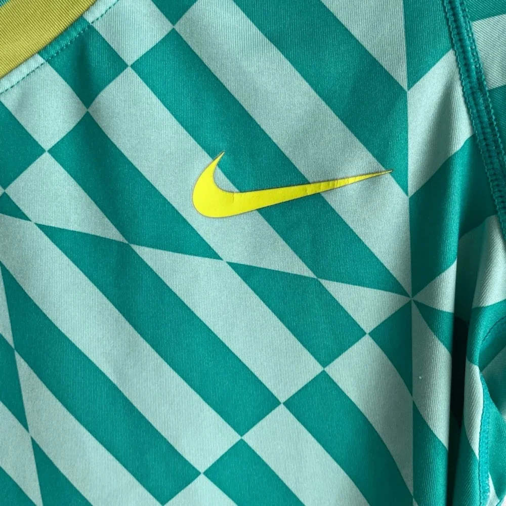 Nike Pro Fitted Dri-Fit Green‎ Athletic Running Top, M